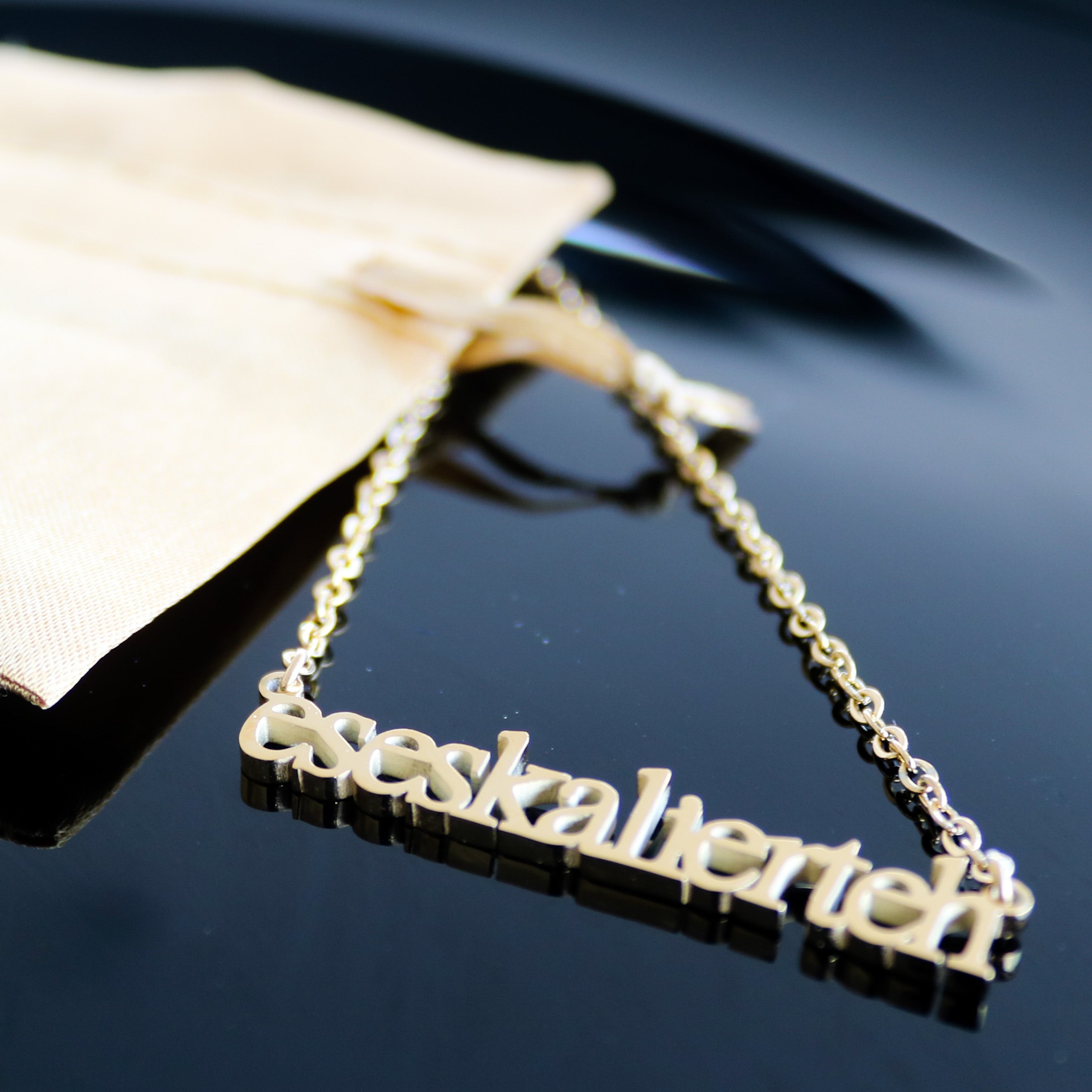 ES ESKALIERT EH - Halskette - Weinspirits