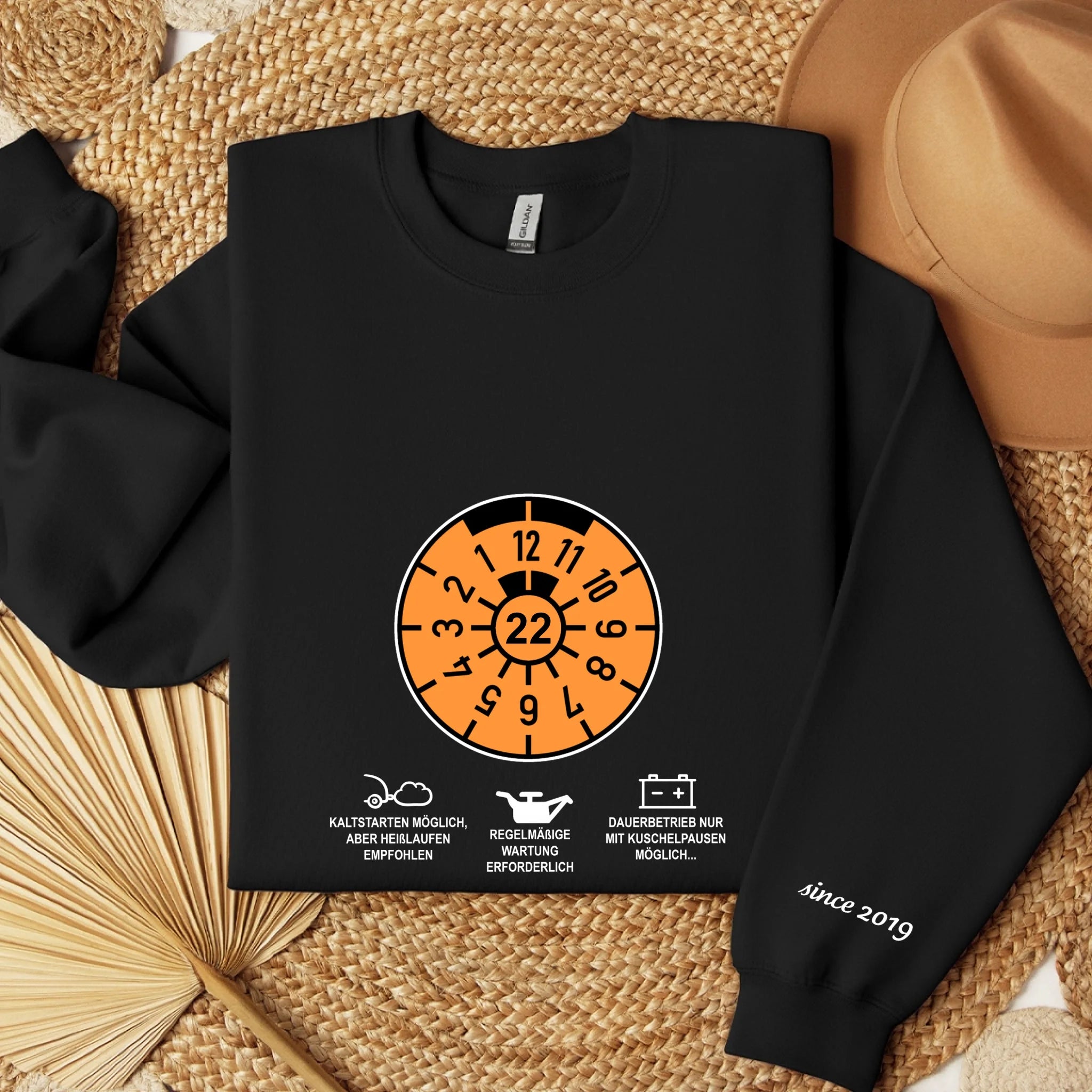 mockup sweater arm black 2